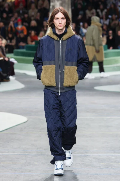 Look 10